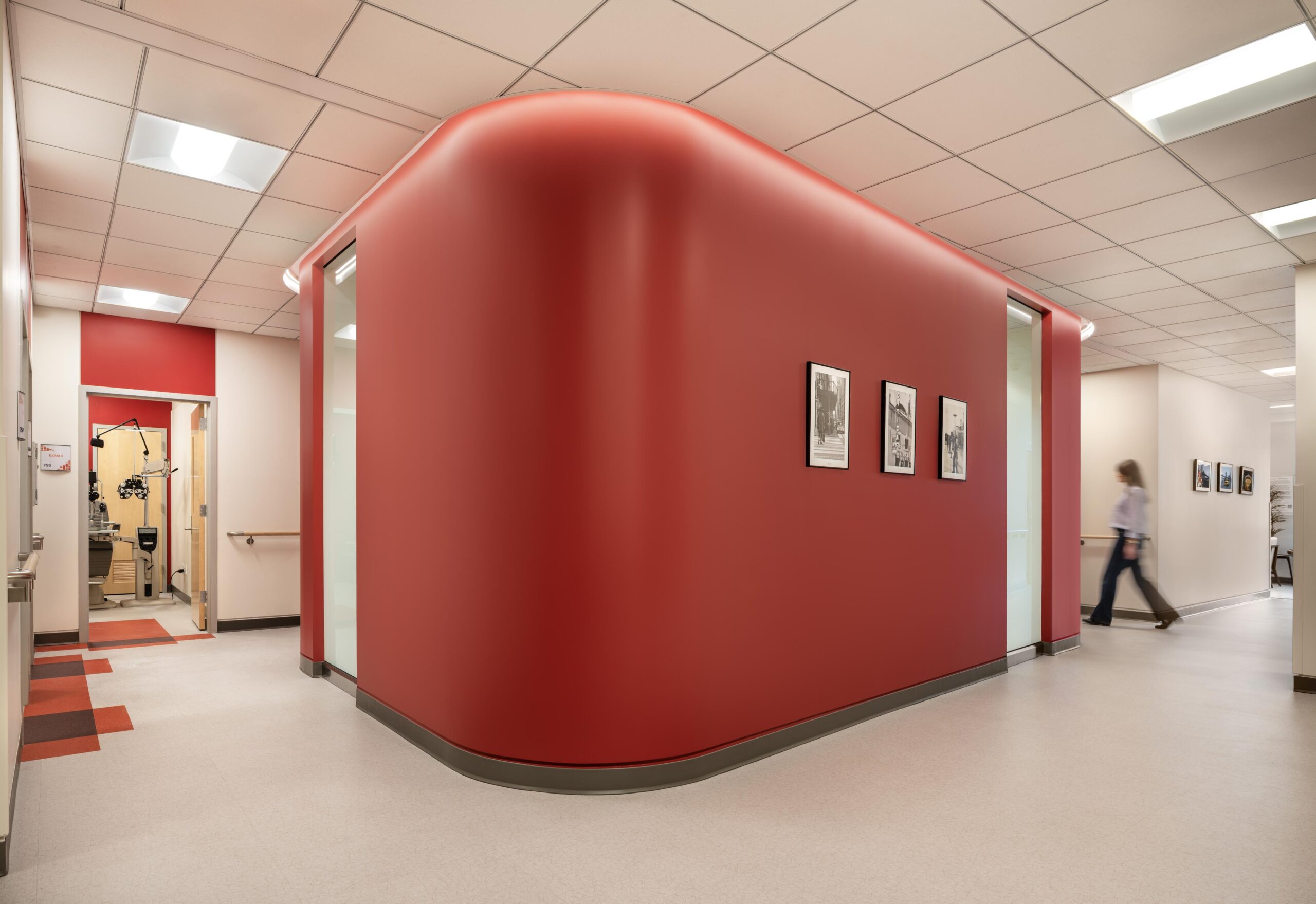 A curved Faculty Meeting Room anchors Pod 1, surrounded by 7 exam rooms and a consult room. Frosted glass allows visibility while maintaining privacy. Pod colors reflect the School of Optometry’s logo.
